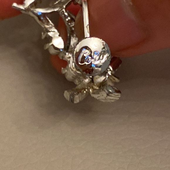 Vintage Coro Silver tone rhinestone screw back earrings - Picture 6 of 6